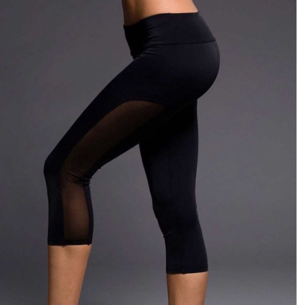 Onzie side mesh capris- M/L